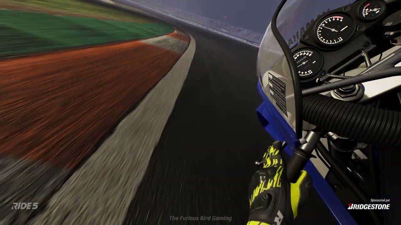 On-board YAMAHA FZR 750 R OW 01 1989 in VALENCIA