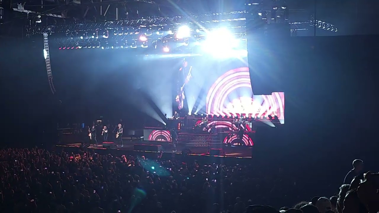 Welcome To The Jungle - Guns N' Roses Live in Bangkok 2025