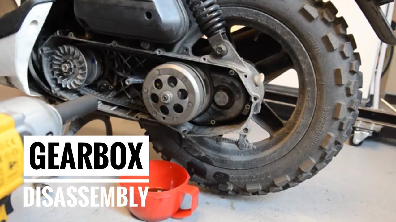 Gearbox disassembly on Yamaha MBK Spy 50 Minarelli engine