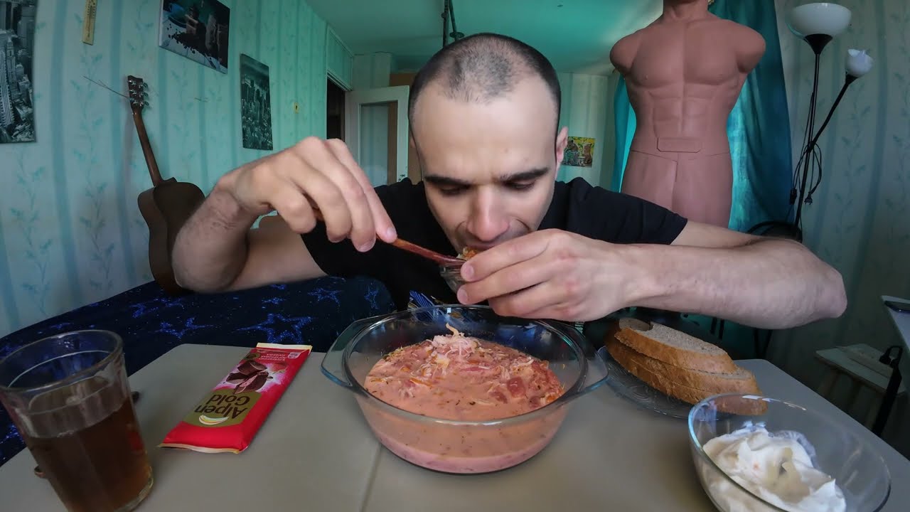 ASMR RUSSIAN BORSCH WITH SOUR CREAM / CHOCOLATE Alpen Gold / MUKBANG #asmr #mukbang #eating #food