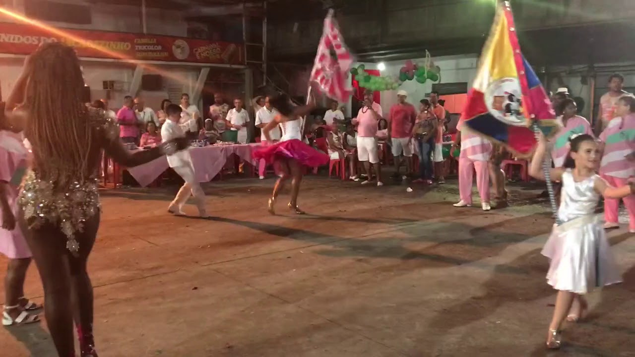 Casal de MS e PB mirim da AESM-Rio dan&ccedil;ando com o casal da Unidos do Jacarezinho