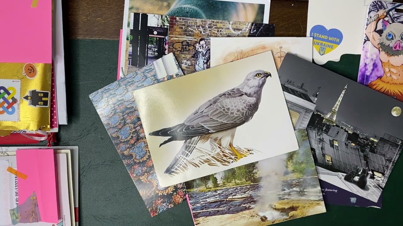 Postcrossing incoming postcards and friend mail and super surprises