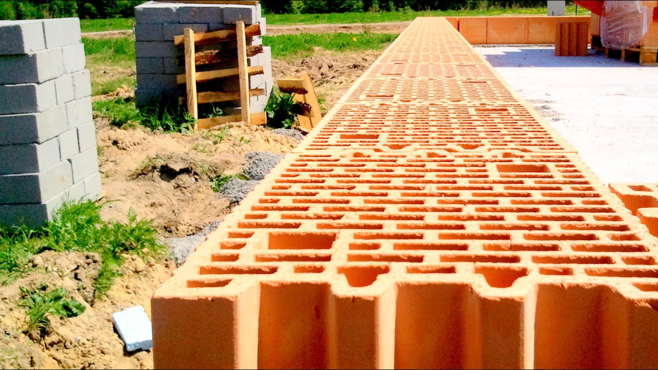 Bau des Einfamilienhauses  Teil 12  Maurer ersten Schicht  Porotherm DryFix
