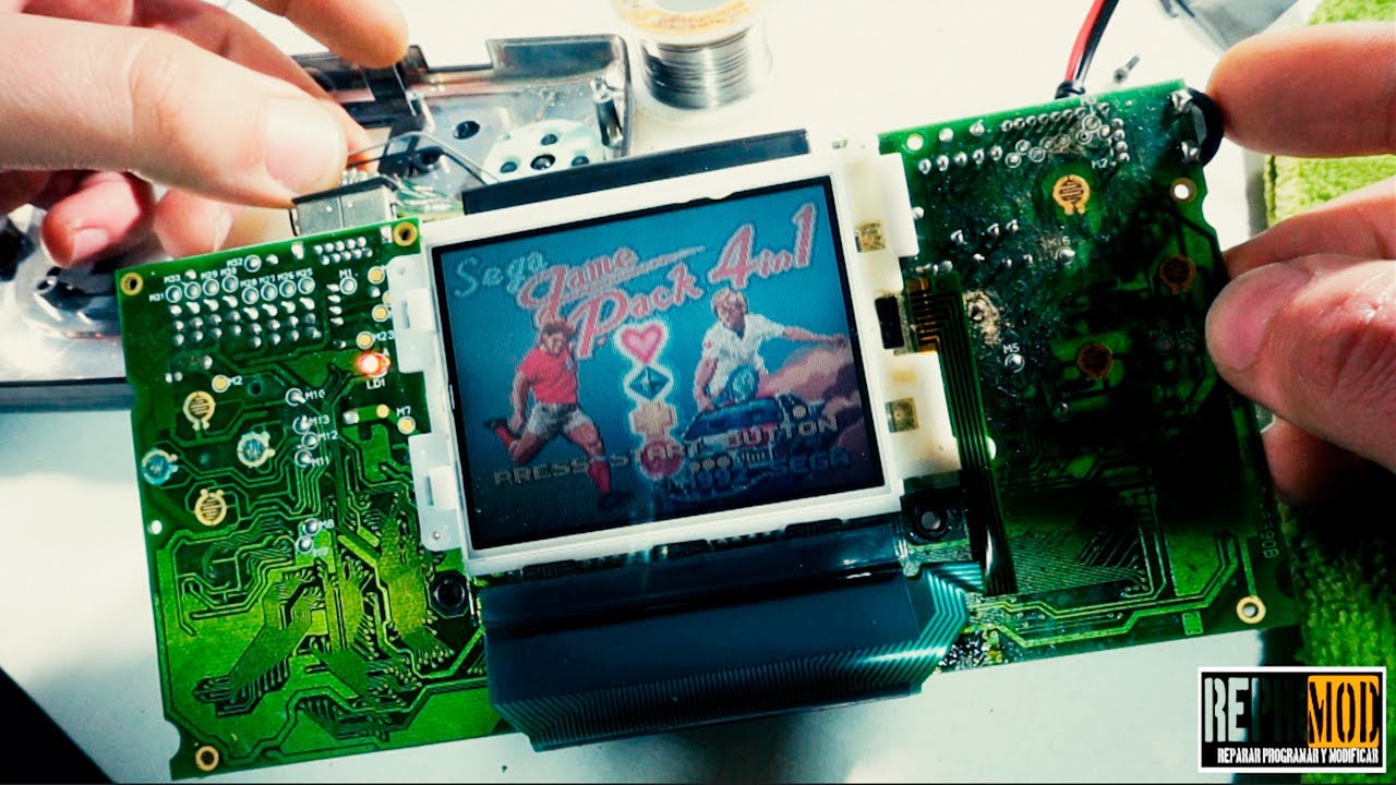 ENCUENTRO UNA GAME GEAR REVENTADA. CÓMO REPARAR ESTA SEGA.