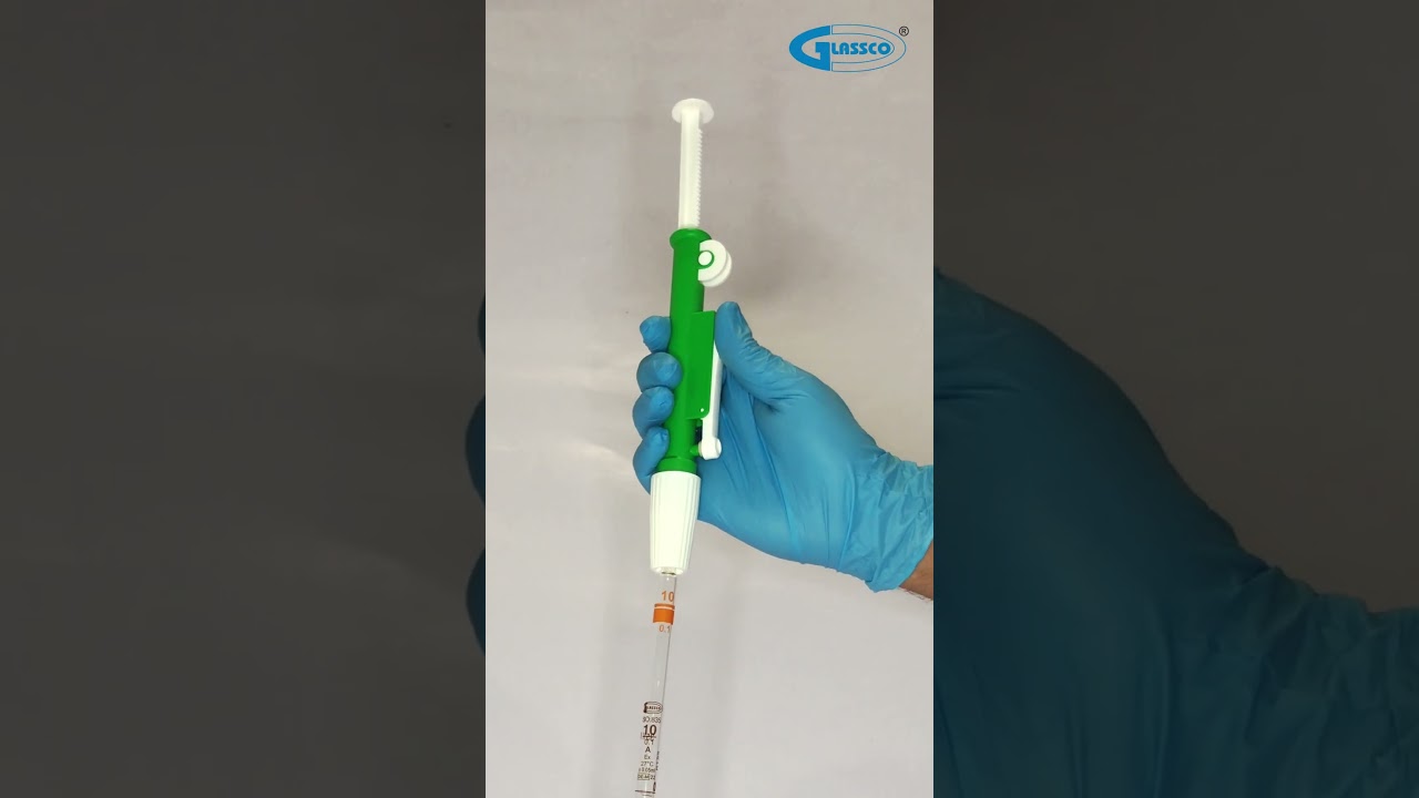 How to Use Graduated Pipettes for Accurate Liquid Transfer