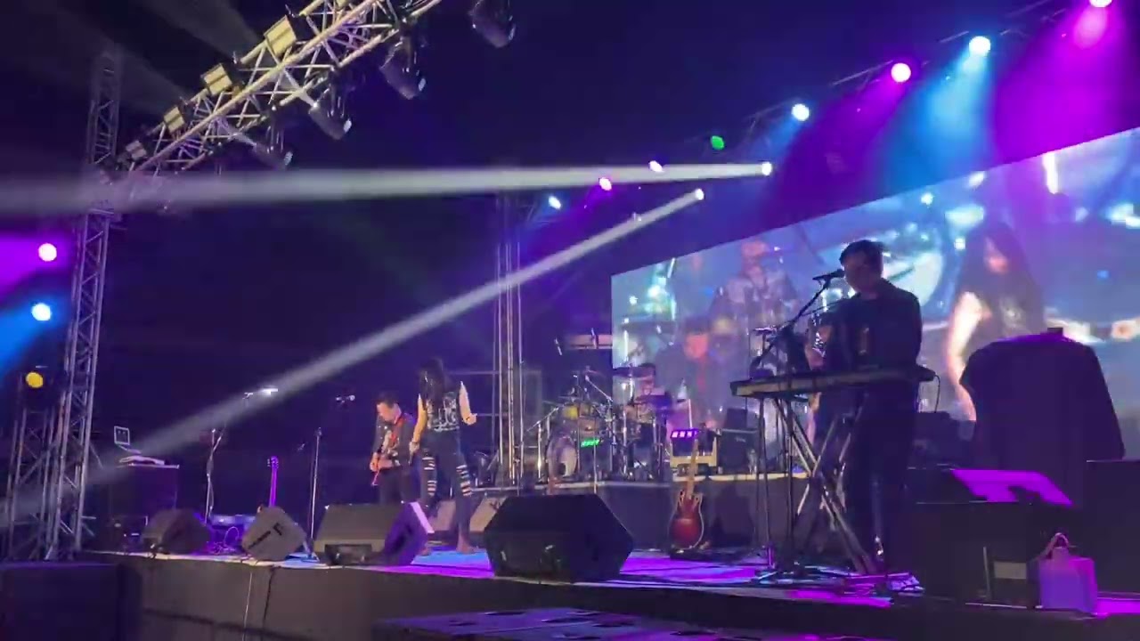 Pancake 80 covers: Barracuda/ Highway to hell, live at The Cuneta Astrodome