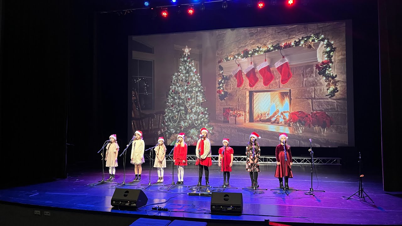 &bdquo;Gwiazdorek&rdquo;- zesp&oacute;ł wokalny MOKiS Oleśnica, przygotowanie: Katarzyna Fiała, koncert 20.12.2023