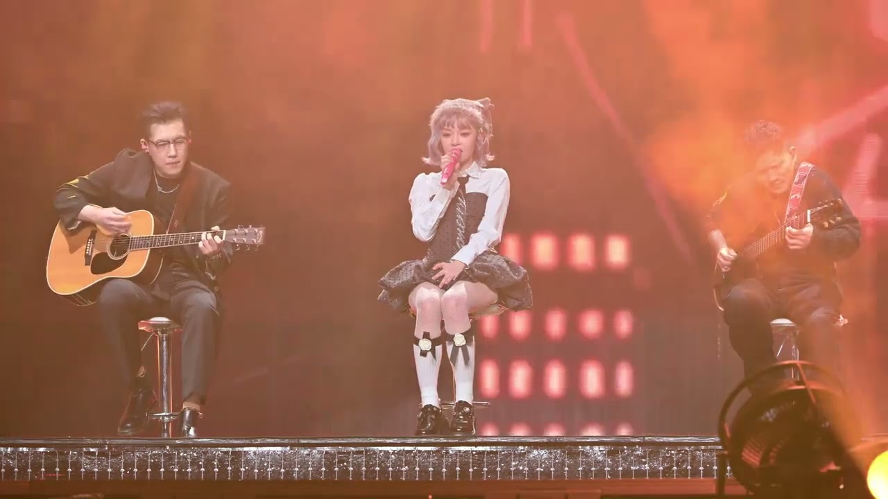 黄霄雲深圳演唱会《囍帖街》                                                