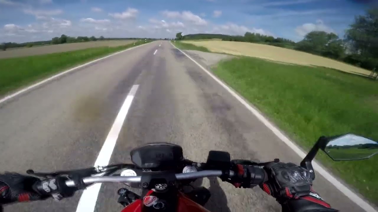 Ducati Monster 821 cornering , Termignoni exhaust. 35kw version, 48ps, 48 hp