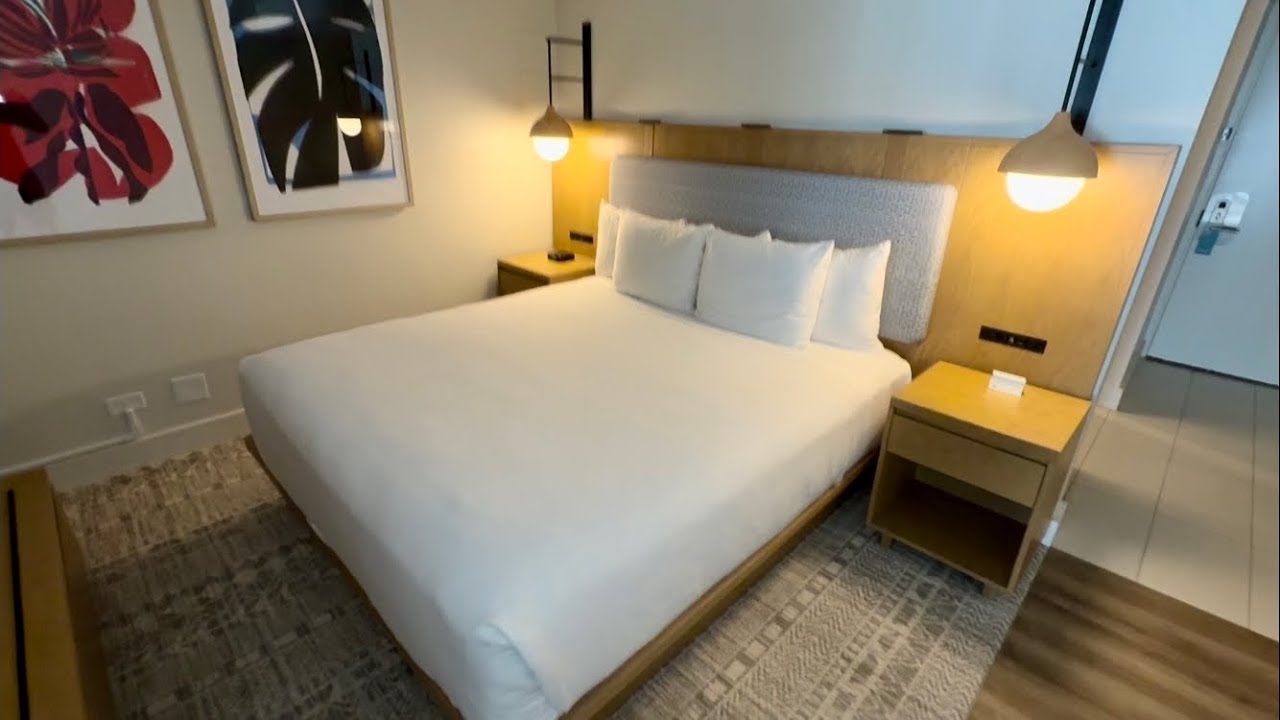 Hyatt Regency Waikiki Review. Best Location Without the High Price?