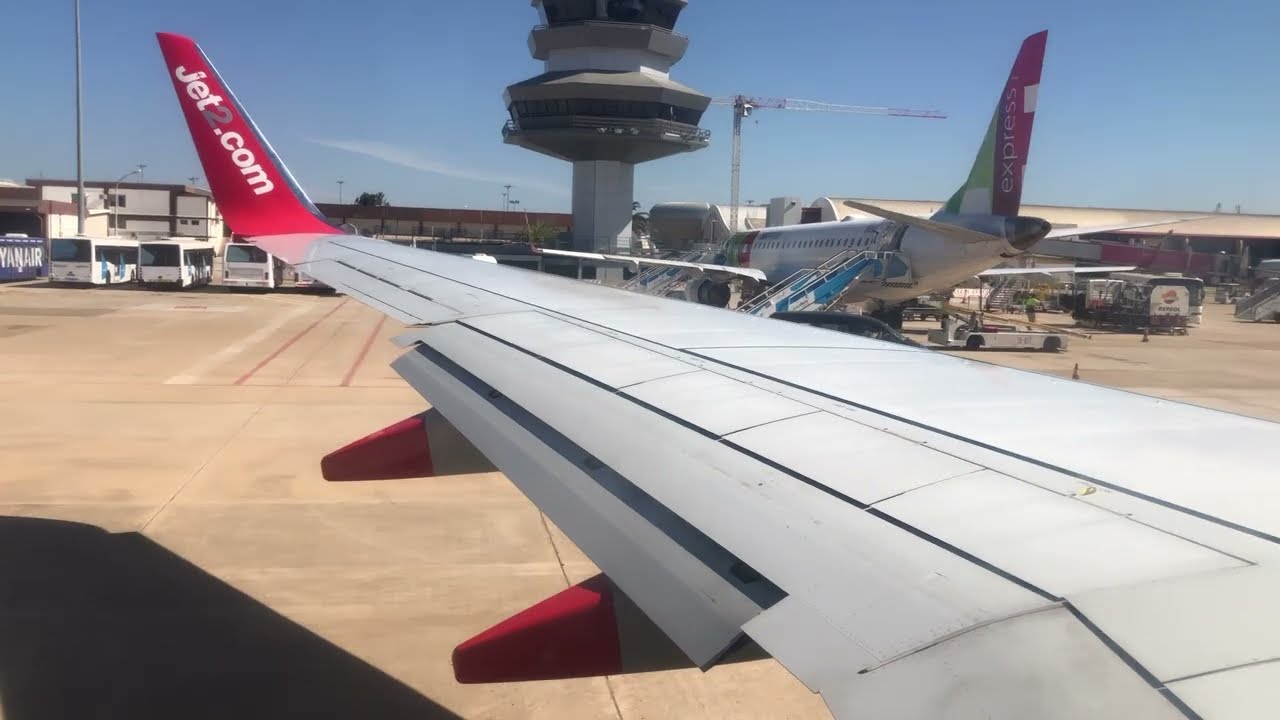 Clear Sky Take off from Faro Airport onboard a Jet2 737 G-JZBB