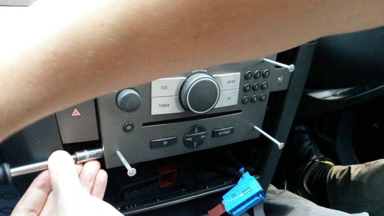 Vectra C Astra,Corsa-  Radio removal / Jak wyjąć radio