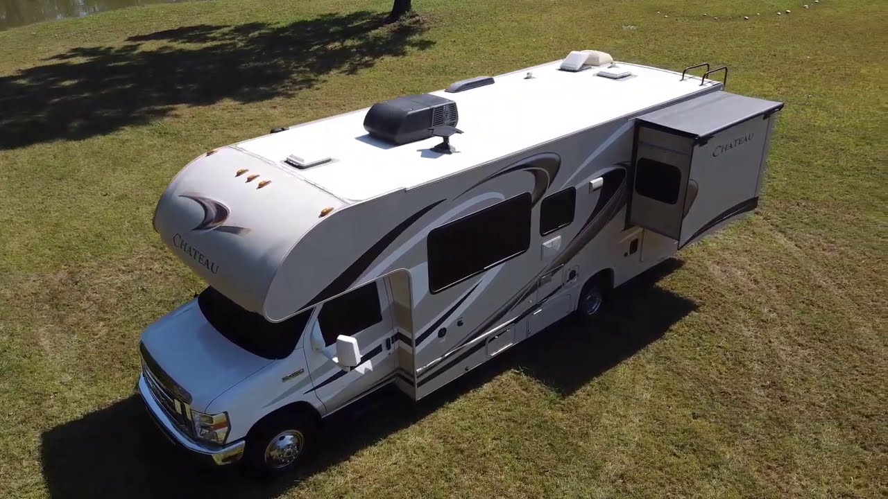 SOLD!2016 Thor Chateau 26B Class C Gas, 25K Miles, Slide Out,  Sleeps 8, Easy Size to Drive, $49,900