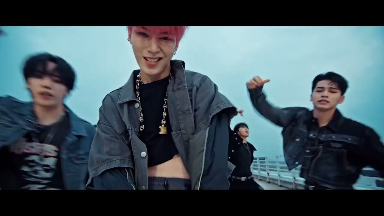 OMEGA X 오메가엑스 'WHAT'S GOIN' ON' Reversed M/V