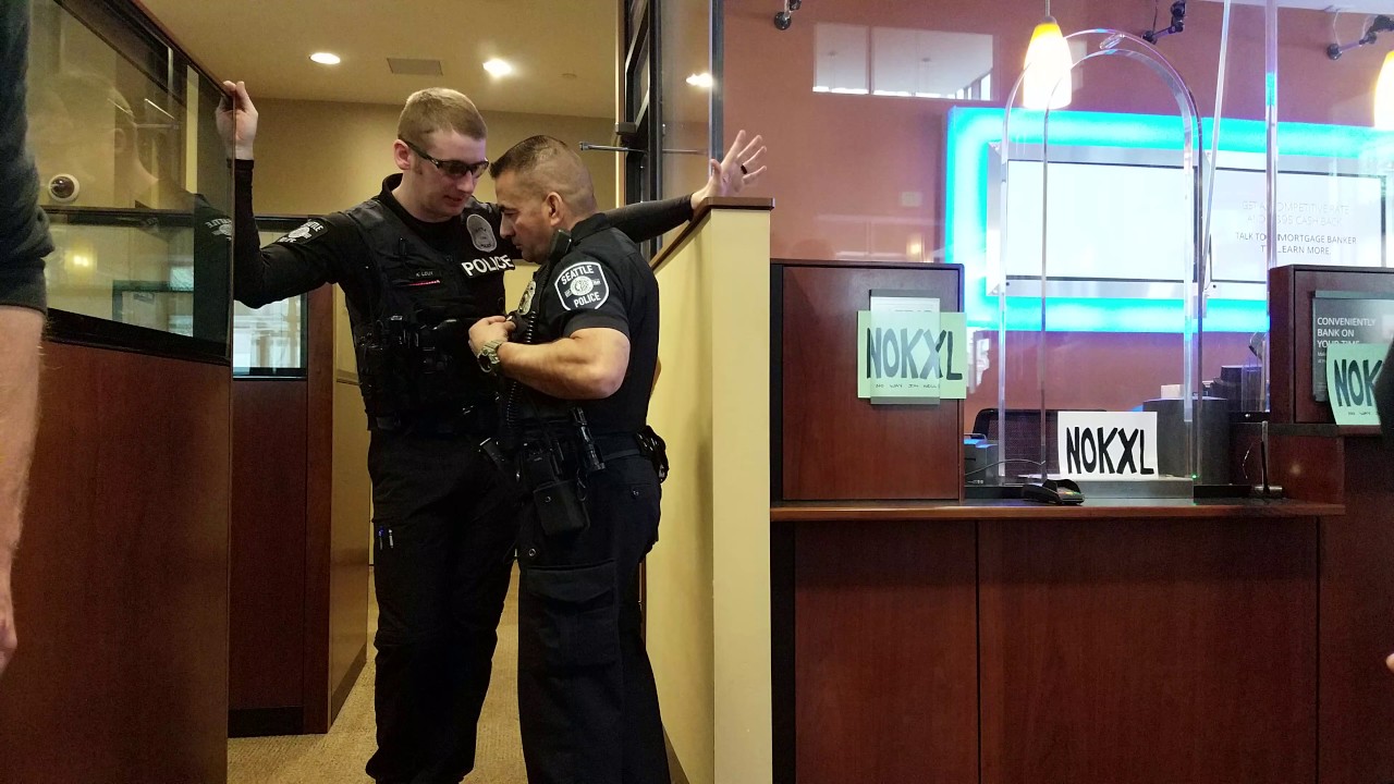 Police inside Chase bank during shut down.