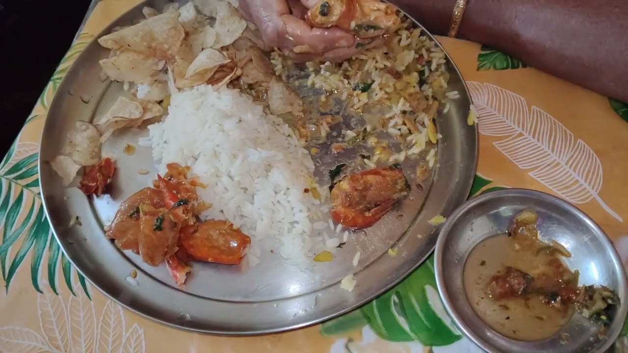 Allu chips,  lao chokla bhaja, law bari diya tarkary, prawn jol and rice