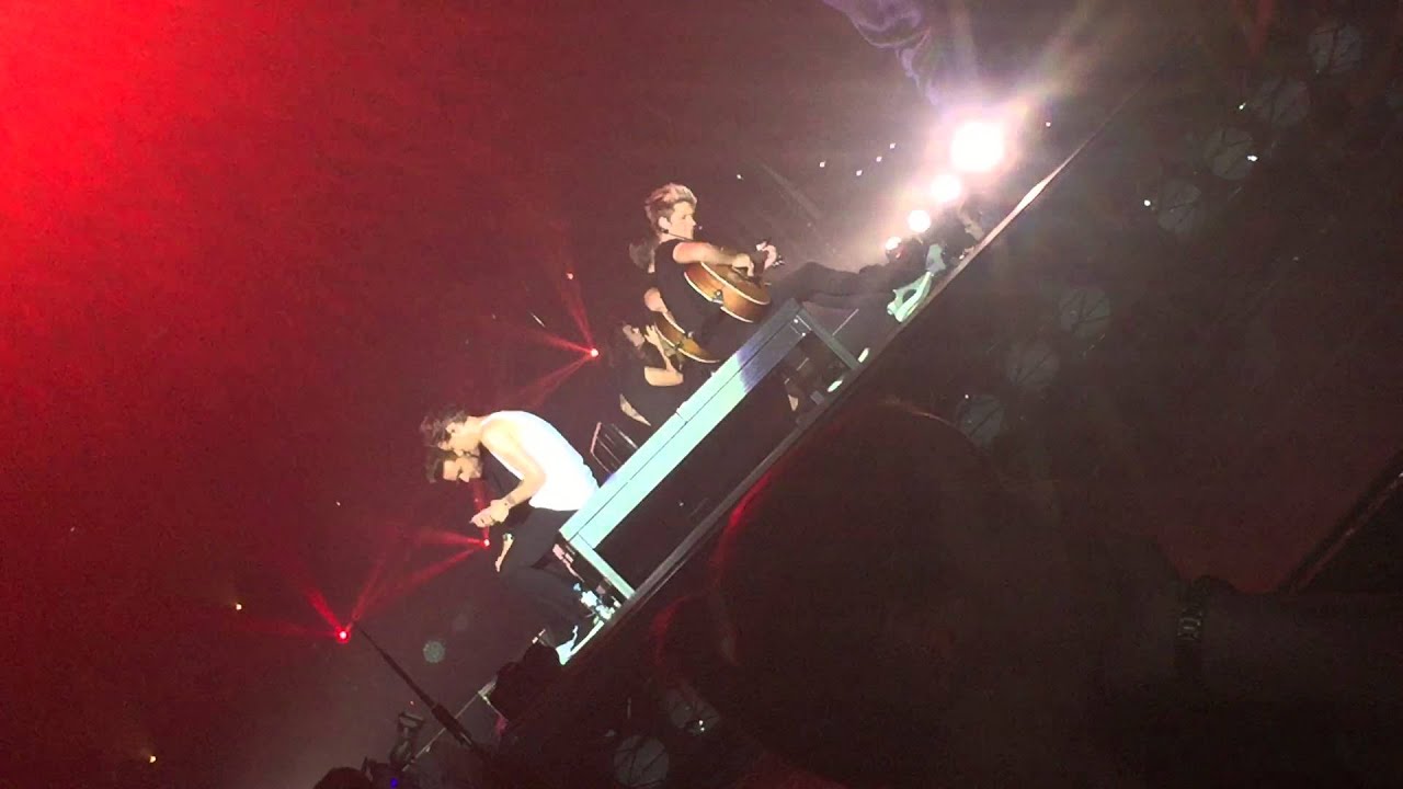 One Direction - Little Things (Live) - Belfast 21/10/2015