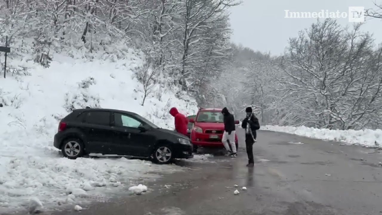 ANCORA NEVE SUI MONTI DAUNI, DISAGI SUL SAMBUCO