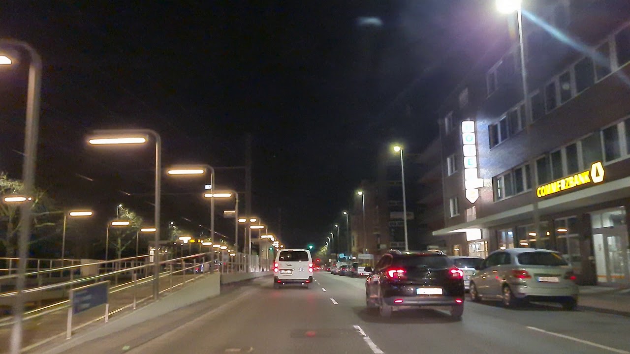 Fahrt durch Hannover am frühen Morgen  /  Driving through Hannover in the early morning