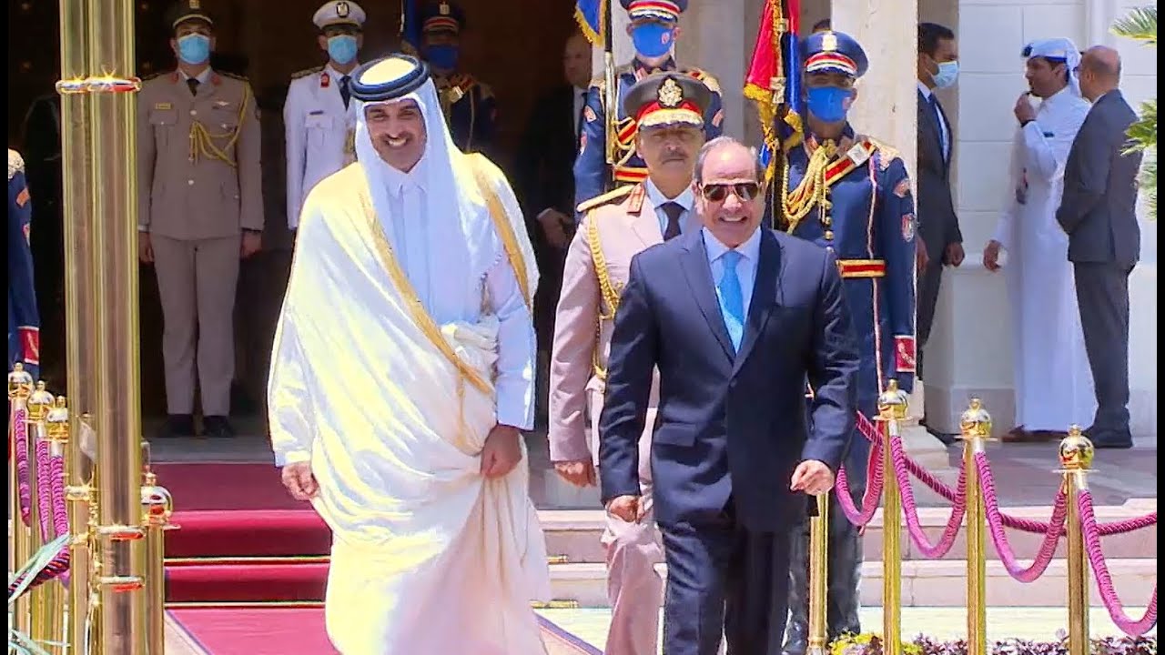 الرئيس عبد الفتاح السيسي يصل إلى مطار حمد الدولي بالعاصمة القطرية الدوحة