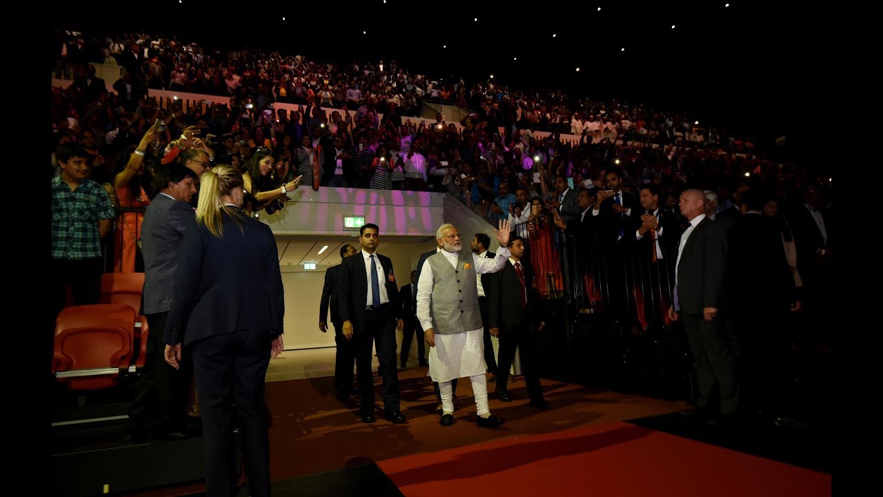 PM Modi met members of Dutch-Indian community at The Hague, Netherlands