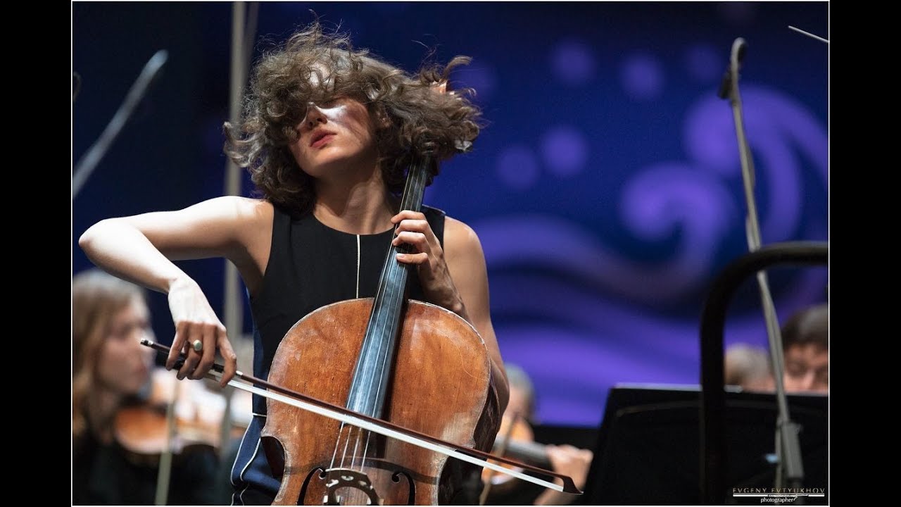 ANASTASIA KOBEKINA performs “Narrenschiff” by VLADIMIR KOBEKIN