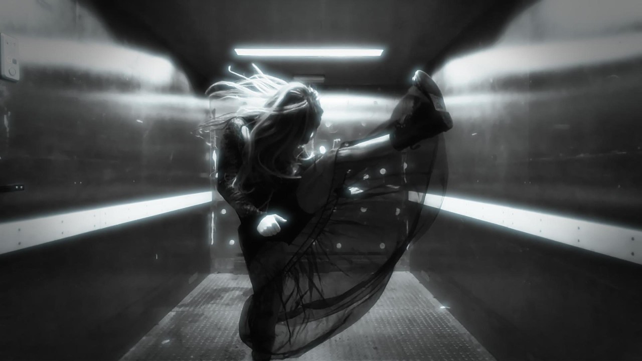 Duskling - Faceshift (Official video)