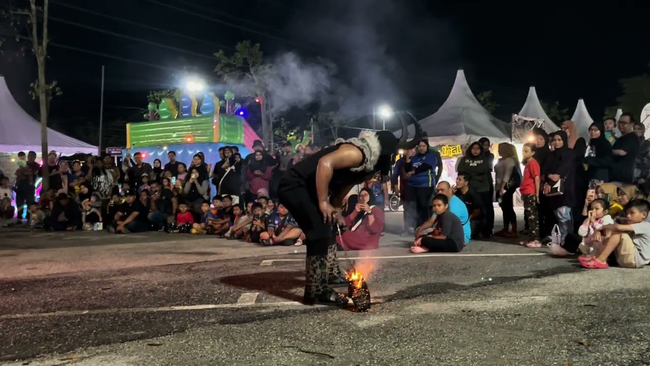 Fire show by Zaini Bayang