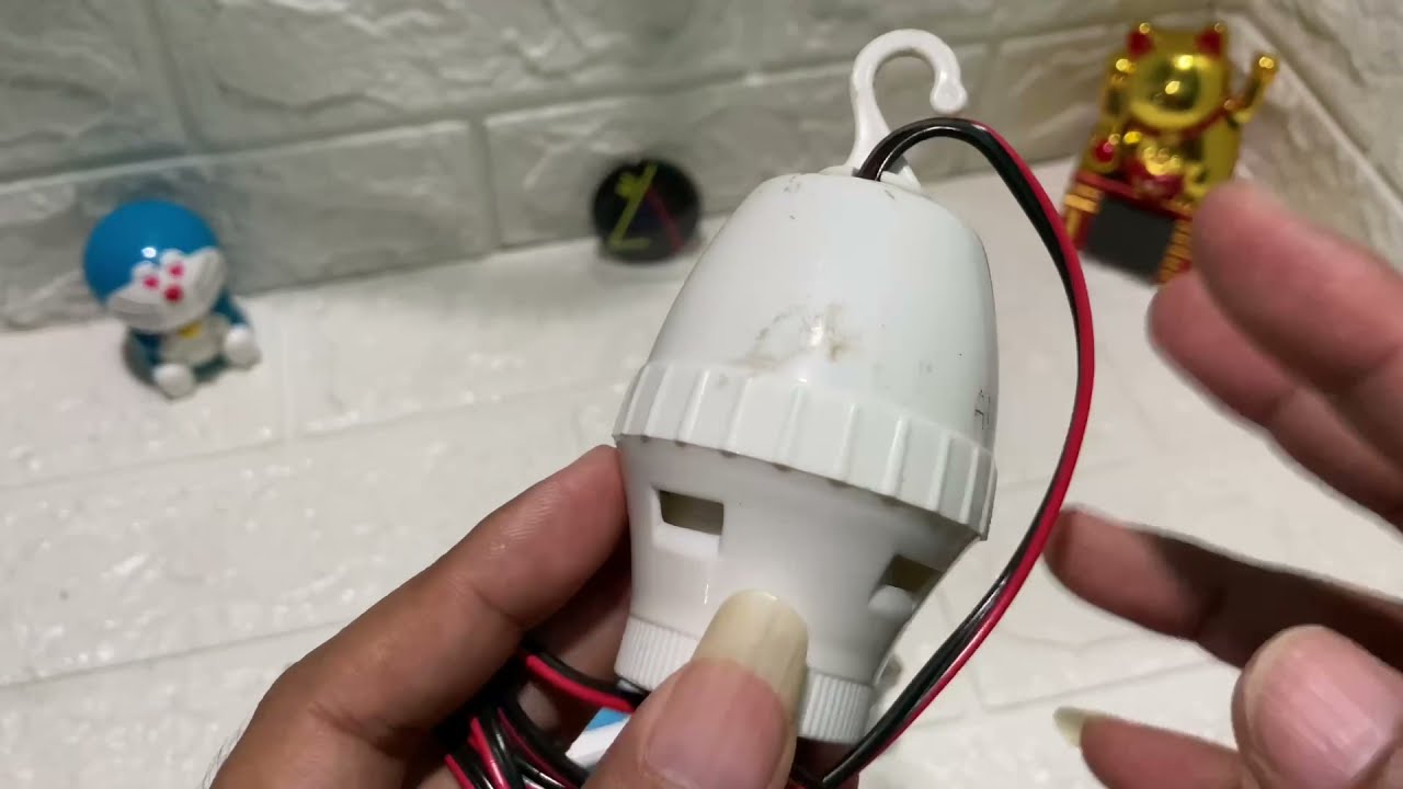 Membongkar  Fitting Lampu Inverter Pengubah Tegangan DC Ke AC 220V Merk AVANKO