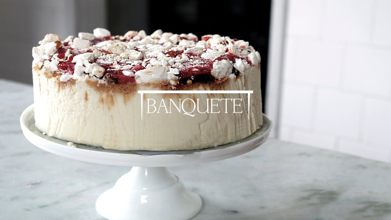 Torta de Sorvete com Suspiros, Caramelo e Framboesas