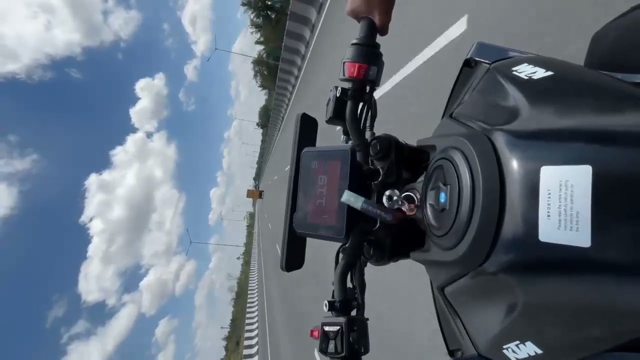 Duke 250 speed test 🚀😍#BikingLife#CyclingIndia #BikeLifeIndia #RideWithPassion #IndianBikers #Biking