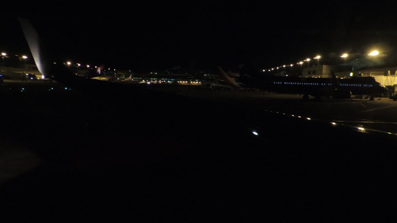 American Airlines Boeing 737-800 [N822NN] pushback, start up, and takeoff from PDX