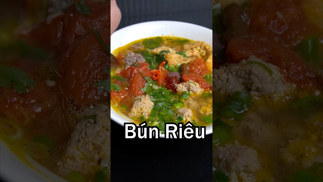Vietnamese Real Crab Noodles Soup Recipe - B&uacute;n Ri&ecirc;u