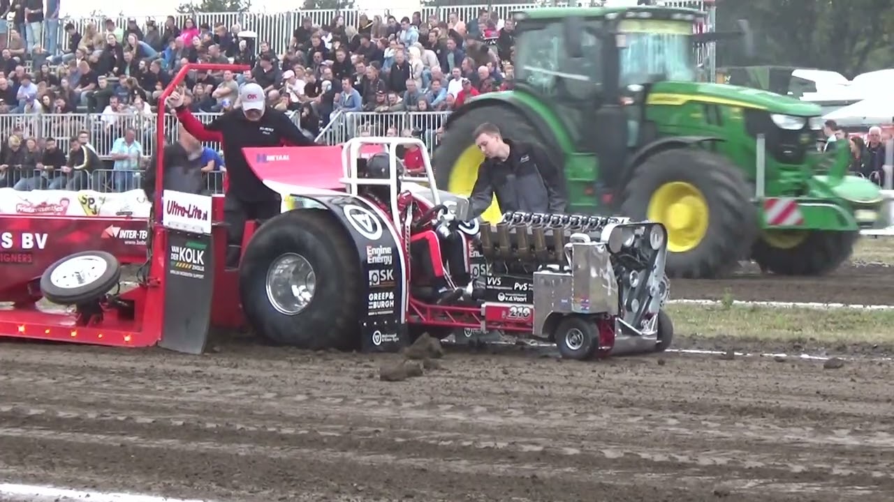 Tractorpulling Alphen 2025 Mini Unlimiteds. (beker)