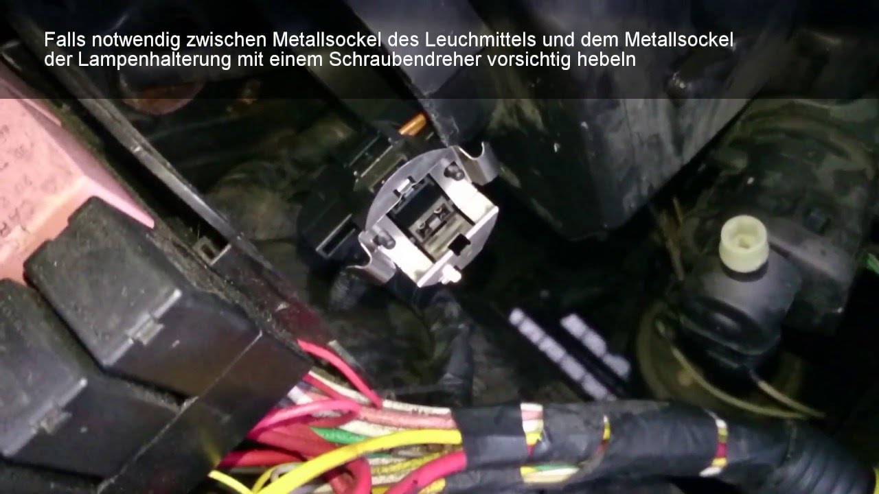 Renault Clio 2: Tausch Abblendlicht Leuchtmittel / Glühbirne / Lampe