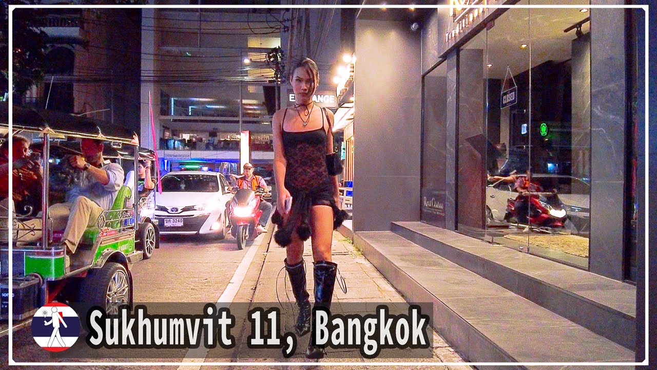 Sukhumvit 11, Bangkok's best party street on Halloween night.(Video fix.)