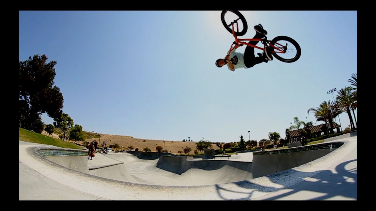 Основы BMX: учимся кататься в квотерпайпе с Гэри Янгом