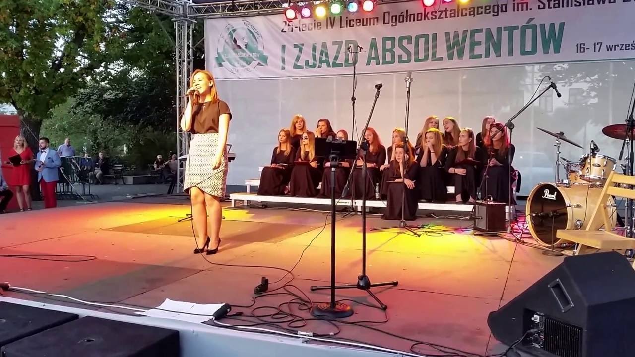 ZJAZD ABSOLWENT&Oacute;W - koncert - film 6 - Natalia Dymecka śpiewa &bdquo;Czas nas uczy pogody