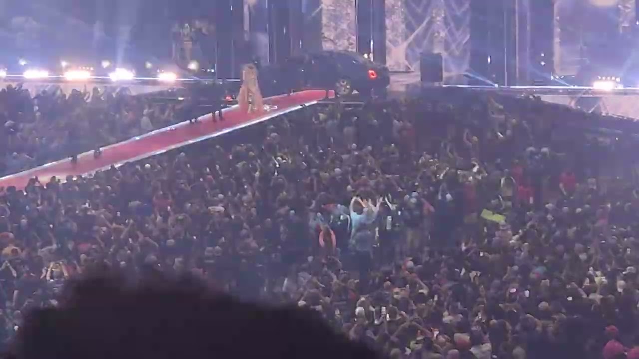 TIFFANY STRATON & CHARLOTTE FLAIR WRESTLEMANIA 41 ENTRANCE