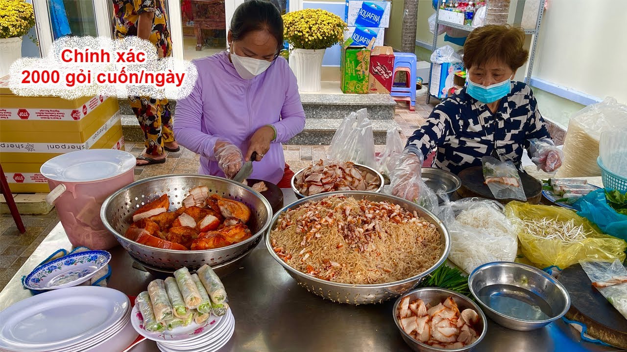 GỎI CUỐN CÔ PHƯỢNG nổi tiếng Bình Dương bán 2000 cuốn/ngày nhờ nước chấm của mẹ truyền lại