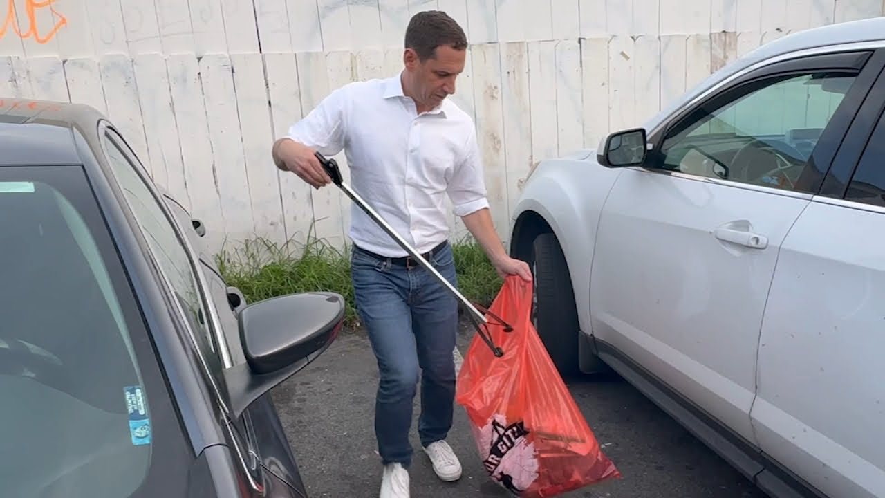 SF Mayor-elect Daniel Lurie leads volunteers in 'weekend of service' picking up trash across city