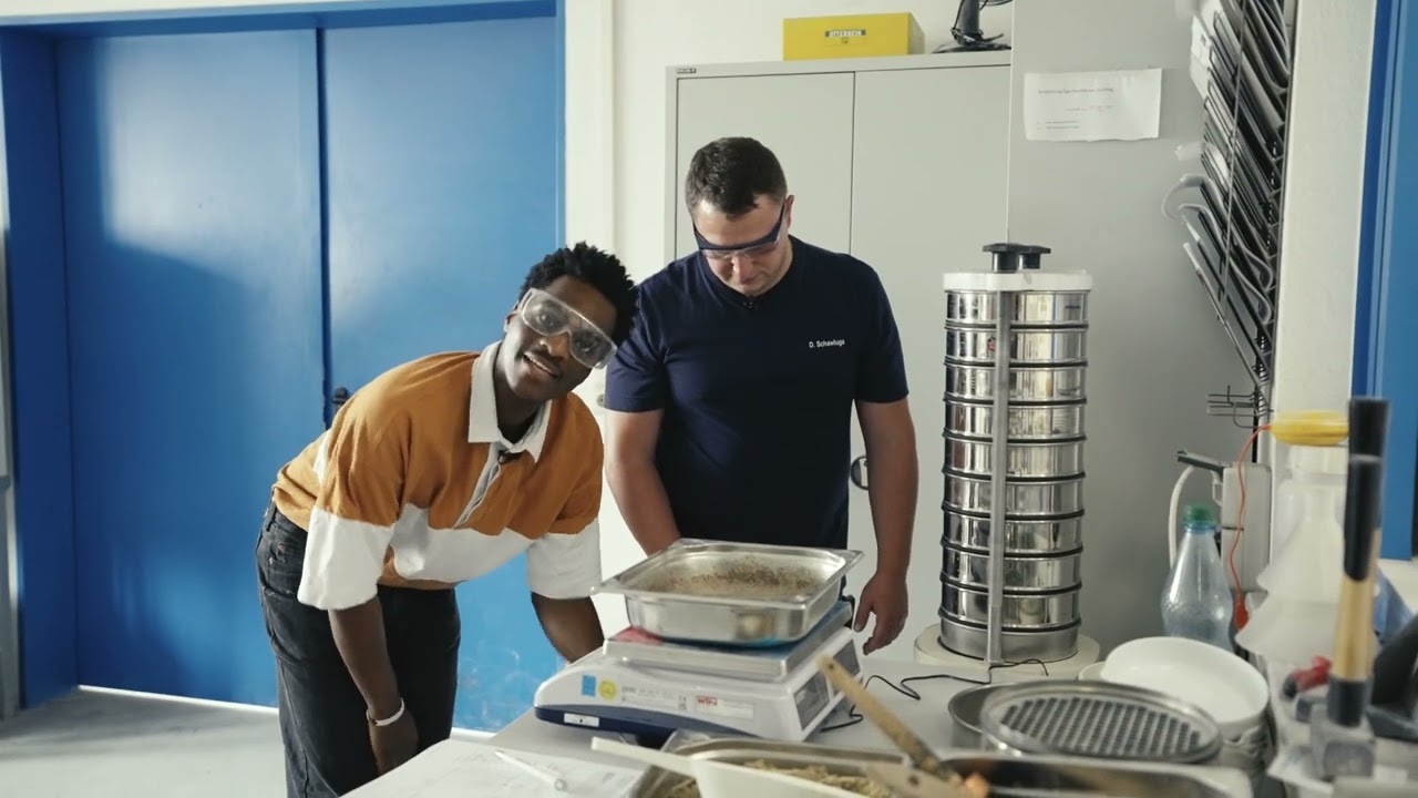 Über die Schulter geschaut – was macht eigentlich ein Laborant in der Kalksandsteinindustrie?