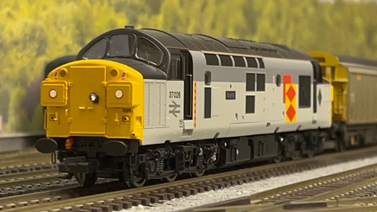 Accurascale Class 37 with DCC Sound