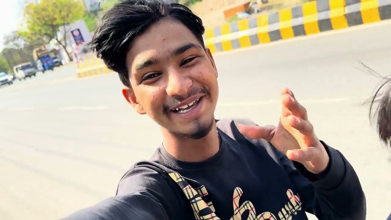 Aaj preet bhai ki jagah vlog meh bhna rha hu