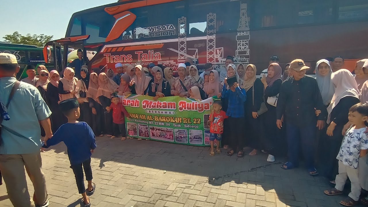 (Minggu 14 September 2025) rombongan tarik Sidoarjo menuju ziarah+masjid an nahda 