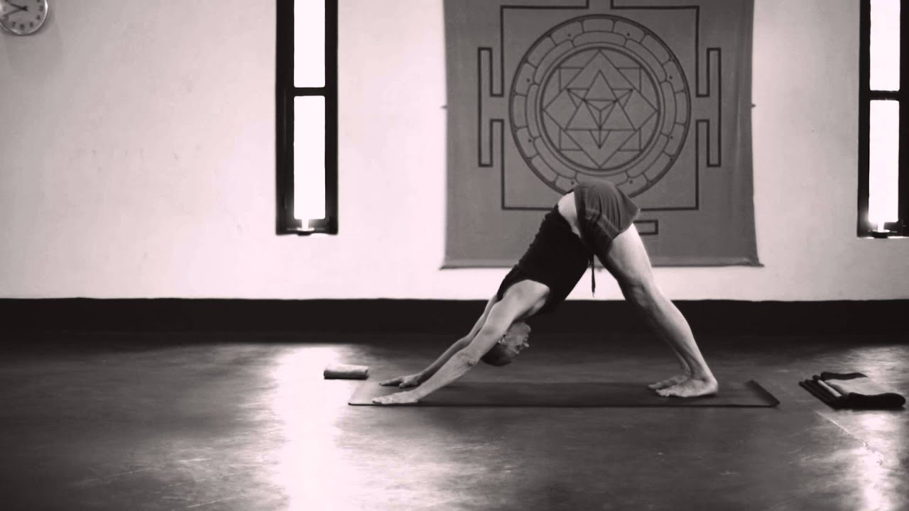 Ashtanga Yoga Third Series Demonstration - Tim Feldmann (2/6)