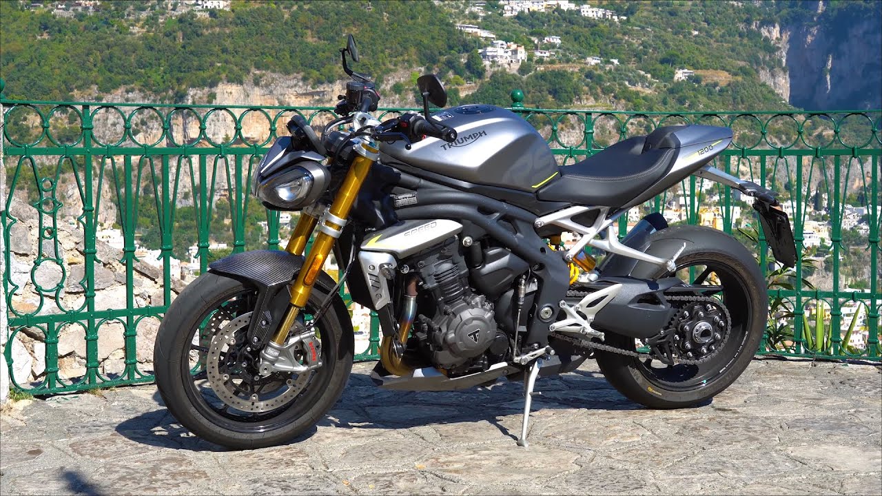 Triumph Speed Triple 1200 RS - test in costiera amalfitana