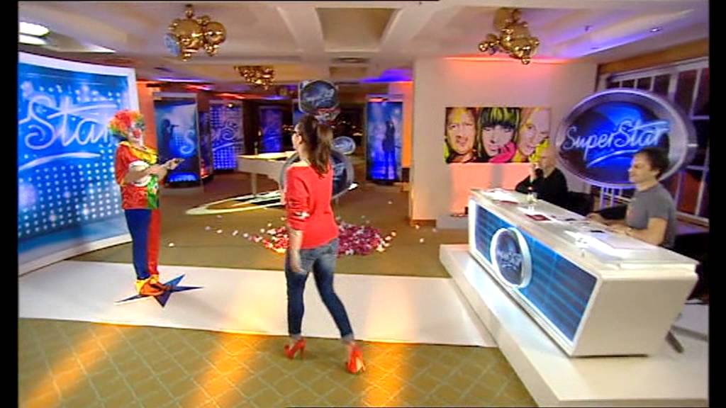 Ewa Farna a klaun