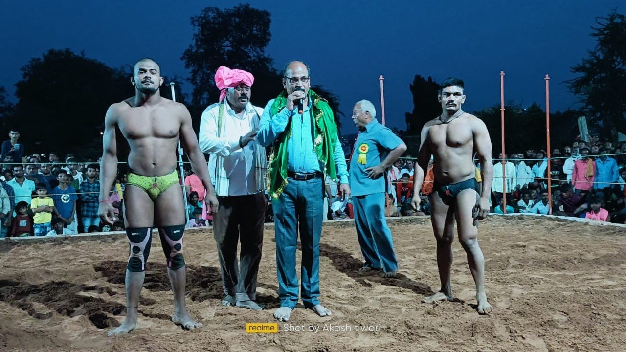 शाकिर नूर मेरठ के पहलवान और आकाश पहलवान कौशांबी का महा मुकाबला