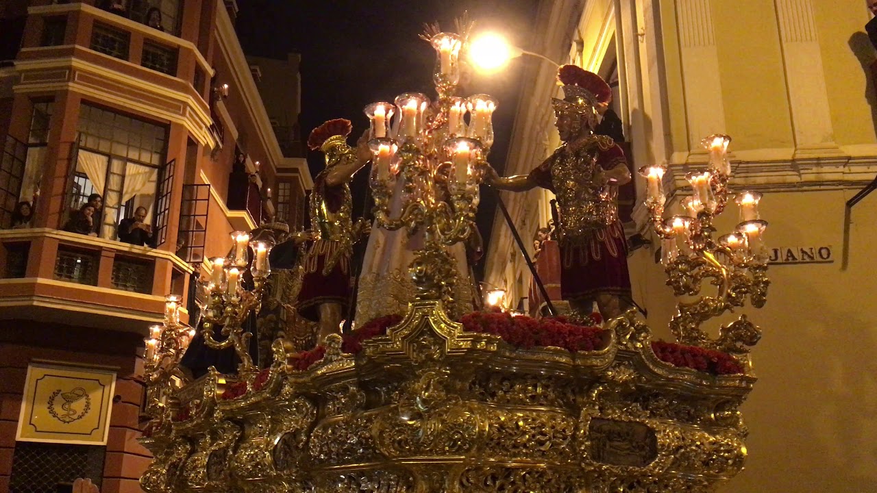 Hermandad de la Amargura entrando en Trajano 2018